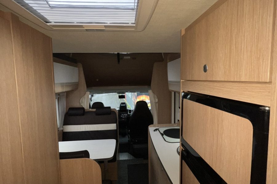 RV Campers – Fiat Ducato Motorhome – 6 Person