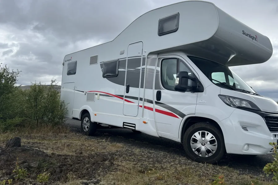 RV Campers – Fiat Ducato Motorhome – 6 Person